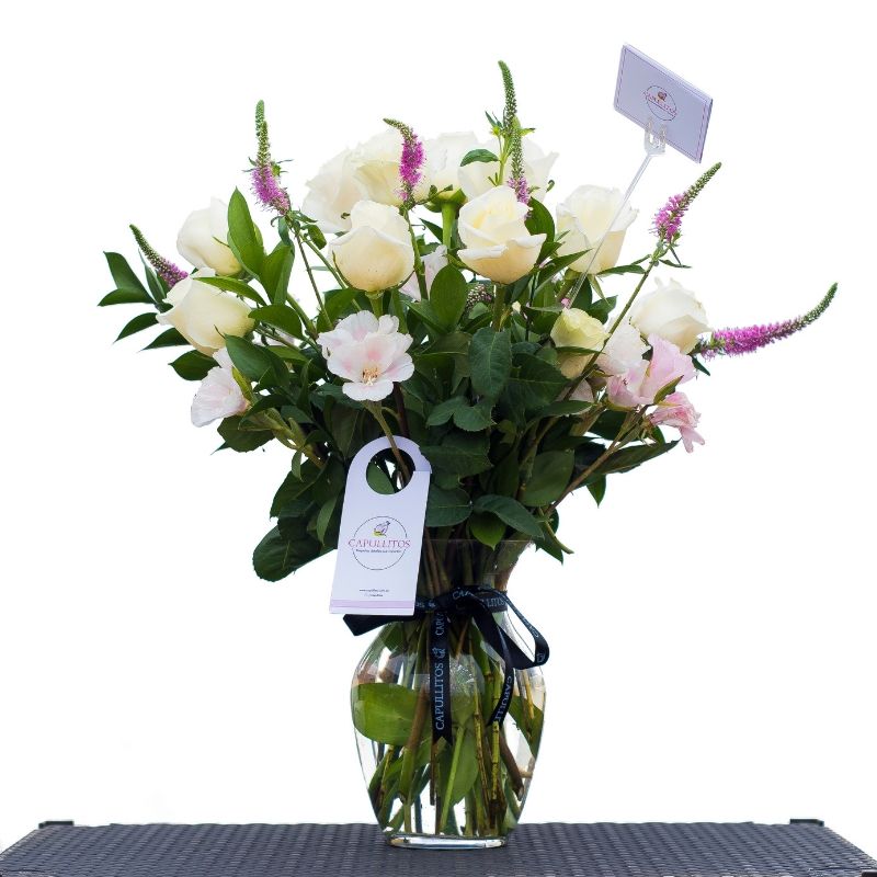 Florero de 12 Rosas Blancas